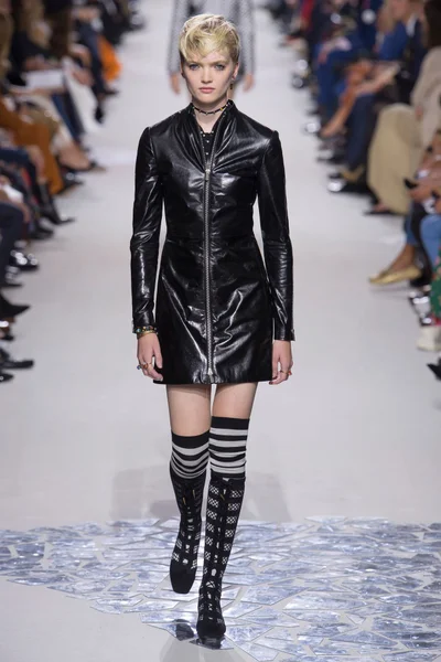 Look 22